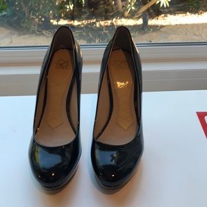 Joan & David black Leather Pumps